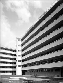 File:LichfieldCourt5.jpg