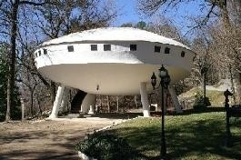 The Space House on Signal Mountain, Tennessee. Built in 1973 by local man Curtis King as part of the 70s UFO craze.