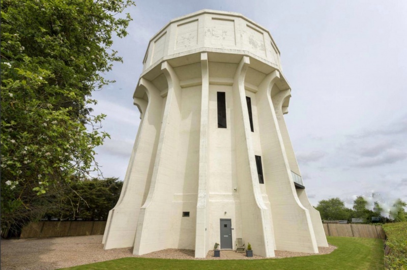 File:TheCromwellTower-Warwickshire.jpg