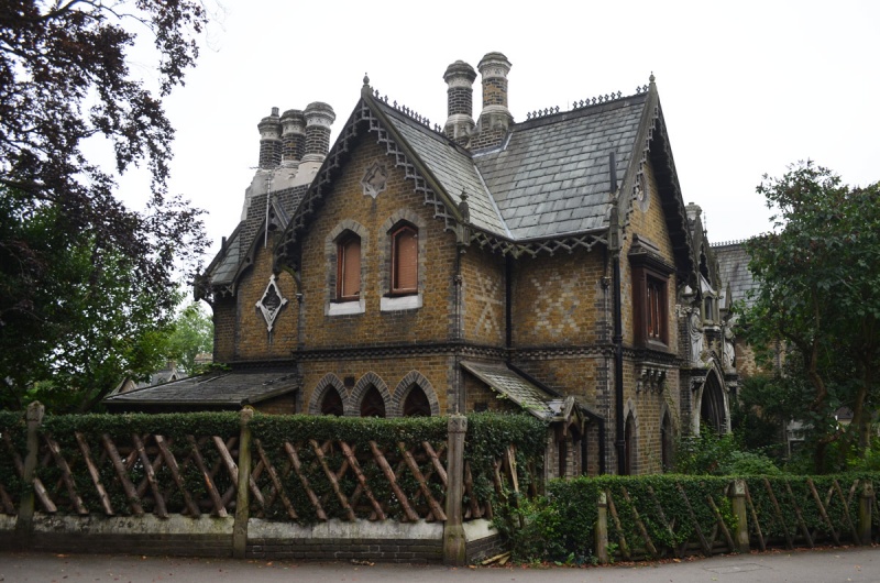 File:HollyVillageHouse.jpg