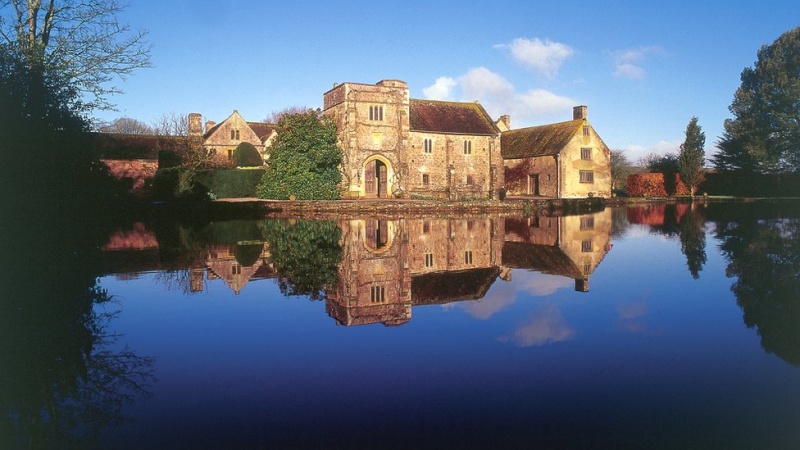 File:CothayManor.jpg