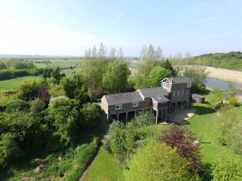 File:TheOldStationHouse-Haddiscoe.jpg