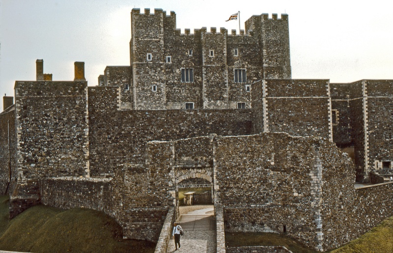 File:DoverCastle.jpg