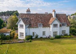 ‘The White House’ is a Grade II listed Arts &Crafts property on the edge of St Andrew’s golf course in Scotland, designed in 1904 by Dundee architects Mills & Shepherd.