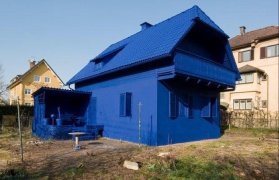 A blue house in France by artist/architect Peter Kaschnig
