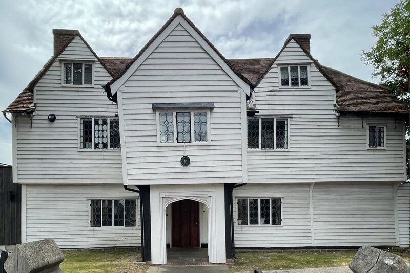File:Whitehall-Cheam.jpeg