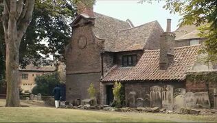 The building used to represent Uriah Heep’s House is ‘The Exorcist’s House’ on Chapel Lane, King’s Lynn, as seen from the churchyard of St Nicholas’ Chapel.