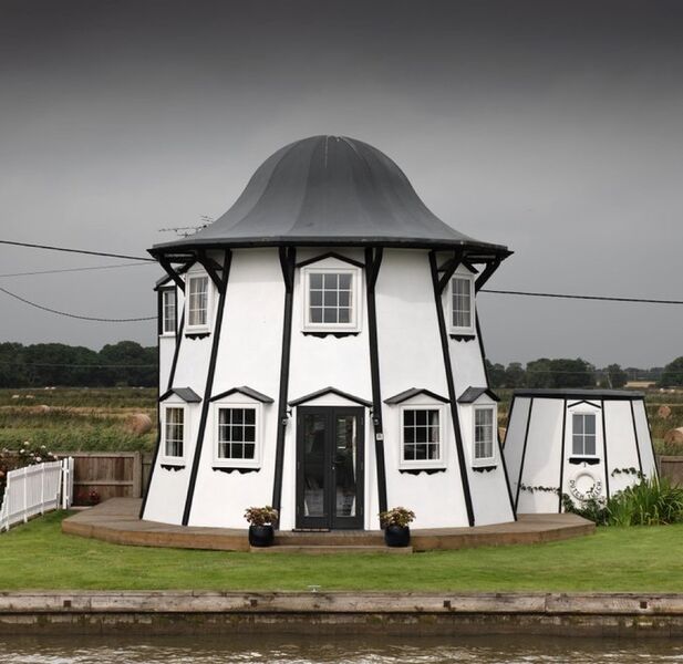 File:DutchTutch-PotterHeigham.jpeg