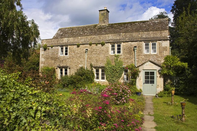 File:Lacock-Wiltshire.jpeg
