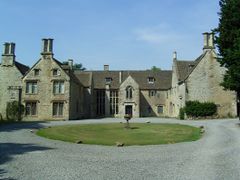 Chavenage House, Gloucestershire was used as the house of Bonvisi, an Anglo-Italian merchant and close friend of Thomas More
