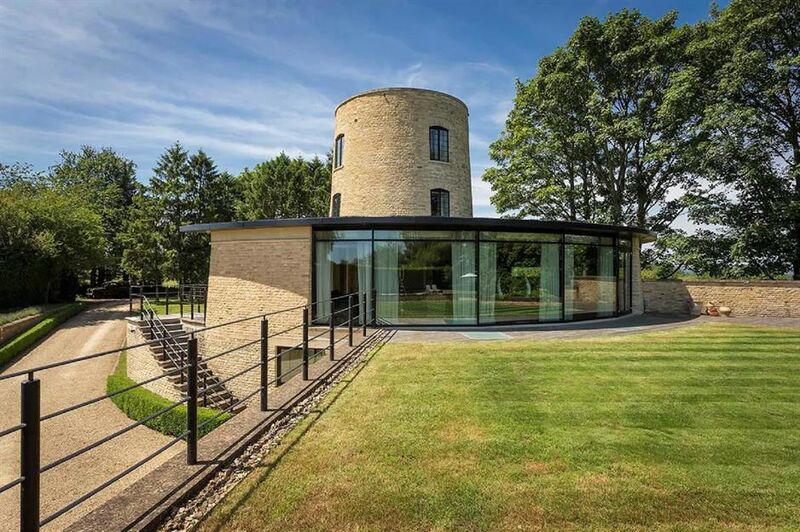 File:MillwayTower-Cotswolds.jpeg