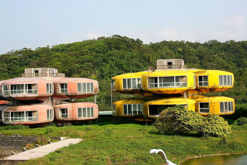 File:San-ZhrPodHouses.jpg
